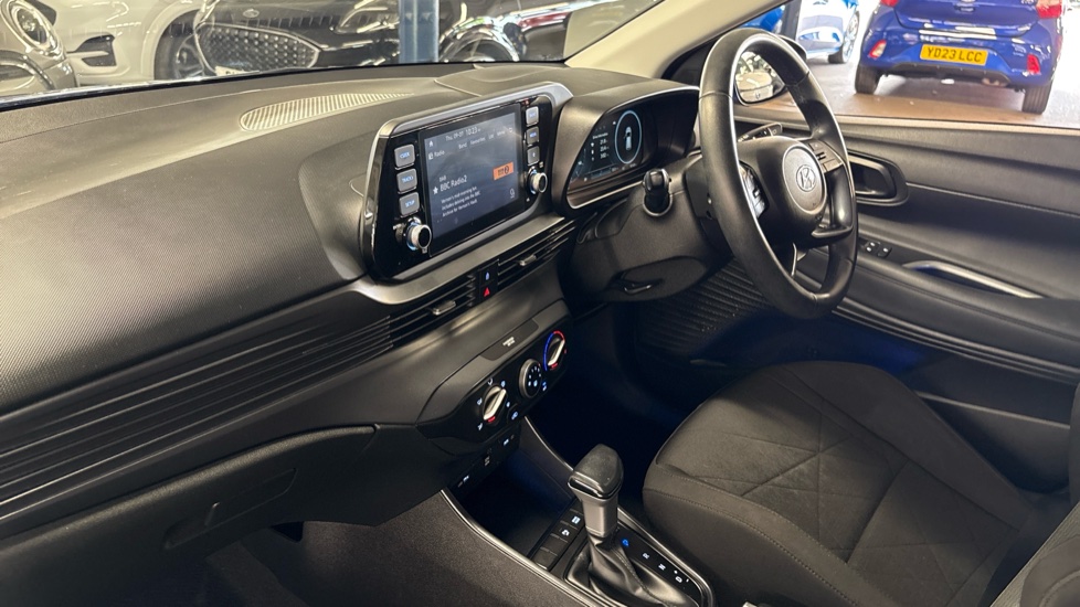 Hyundai BAYON 1.0 TGDi 48V MHEV SE Connect 5dr DCT Petrol Hatchback - Image 9