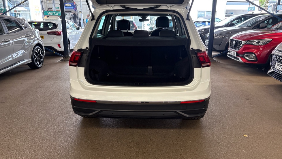 Volkswagen Tiguan 1.5 TSI 150 Life 5dr Petrol Estate - Image 4