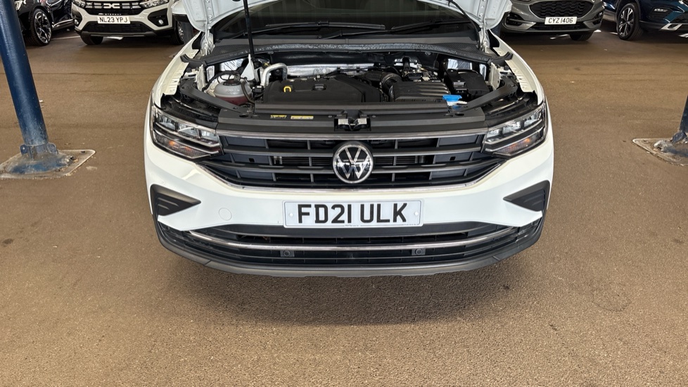 Volkswagen Tiguan 1.5 TSI 150 Life 5dr Petrol Estate - Image 8
