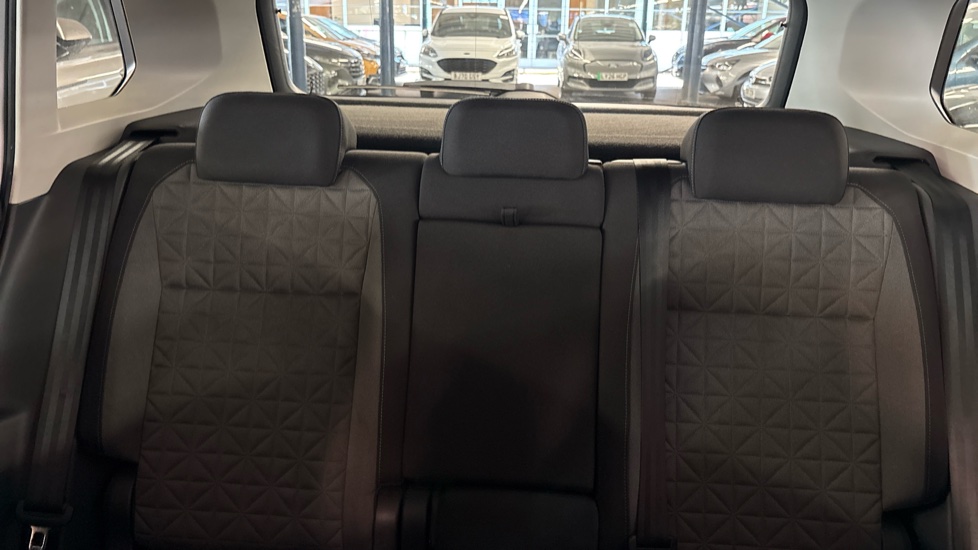 Volkswagen Tiguan 1.5 TSI 150 Life 5dr Petrol Estate - Image 15