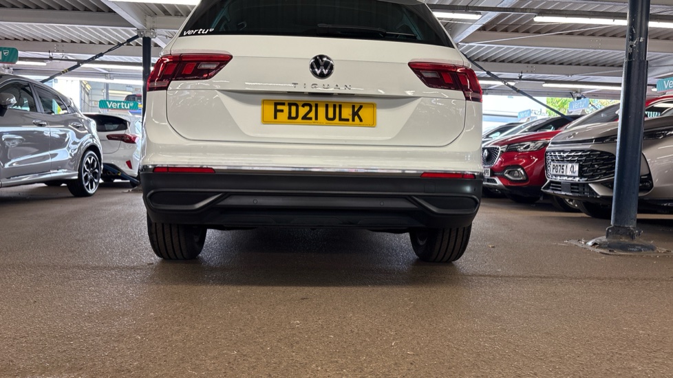 Volkswagen Tiguan 1.5 TSI 150 Life 5dr Petrol Estate - Image 51