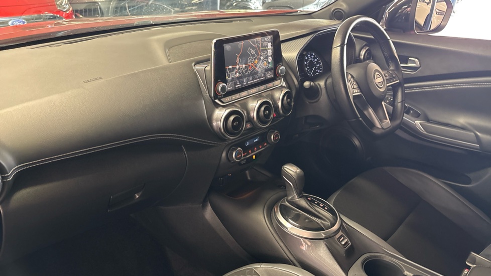 Nissan Juke 1.6 Hybrid N-Connecta 5dr Auto Hybrid Hatchback - Image 9