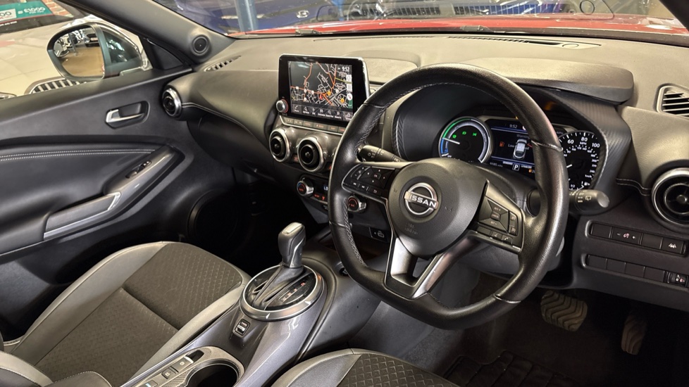 Nissan Juke 1.6 Hybrid N-Connecta 5dr Auto Hybrid Hatchback - Image 14