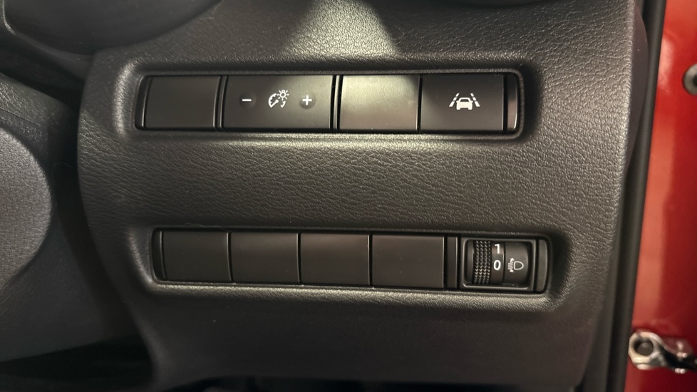 Nissan Juke 1.6 Hybrid N-Connecta 5dr Auto Hybrid Hatchback - Image 25