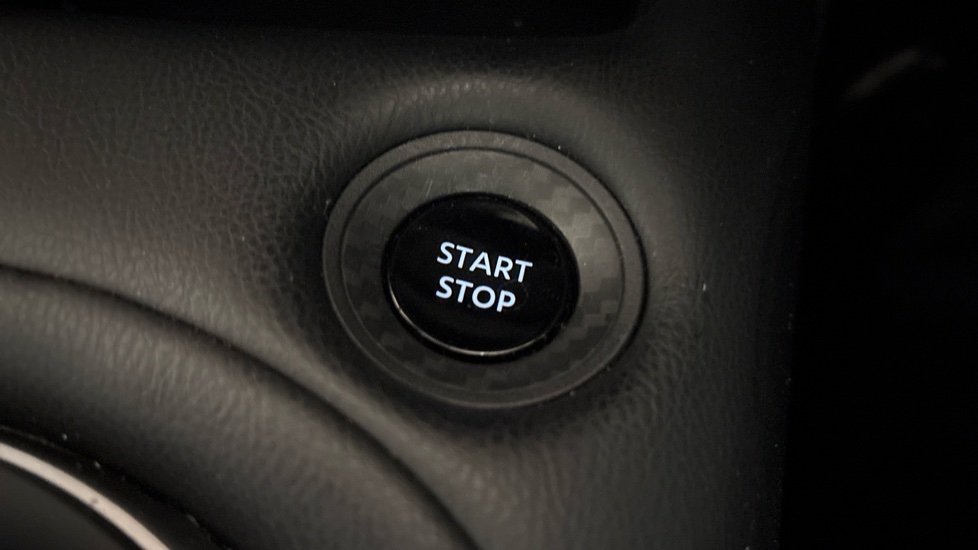 Nissan Juke 1.6 Hybrid N-Connecta 5dr Auto Hybrid Hatchback - Image 31