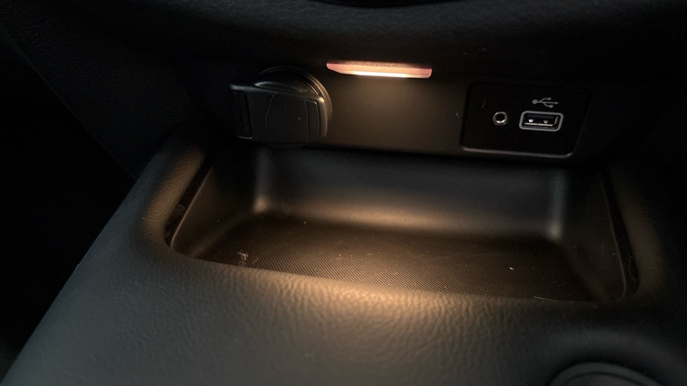 Nissan Juke 1.6 Hybrid N-Connecta 5dr Auto Hybrid Hatchback - Image 40