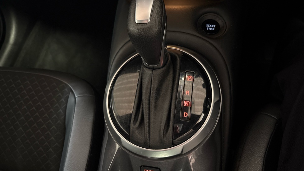 Nissan Juke 1.6 Hybrid N-Connecta 5dr Auto Hybrid Hatchback - Image 43