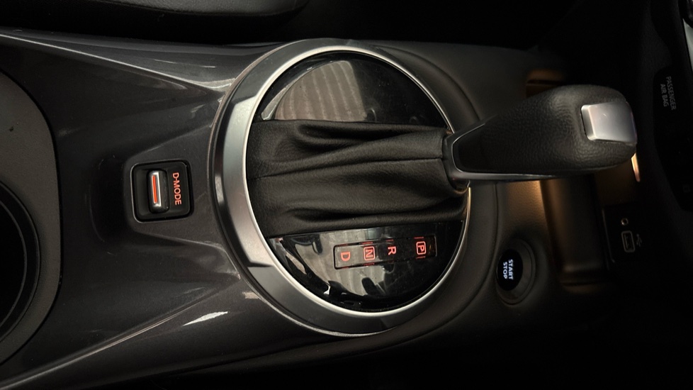 Nissan Juke 1.6 Hybrid N-Connecta 5dr Auto Hybrid Hatchback - Image 44
