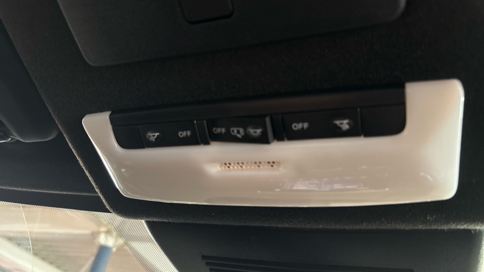 Nissan Juke 1.6 Hybrid N-Connecta 5dr Auto Hybrid Hatchback - Image 45