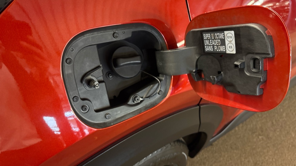 Nissan Juke 1.6 Hybrid N-Connecta 5dr Auto Hybrid Hatchback - Image 50