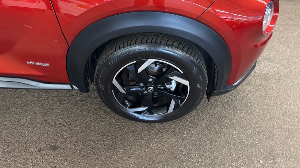 Nissan Juke 1.6 Hybrid N-Connecta 5dr Auto Hybrid Hatchback - Image 59