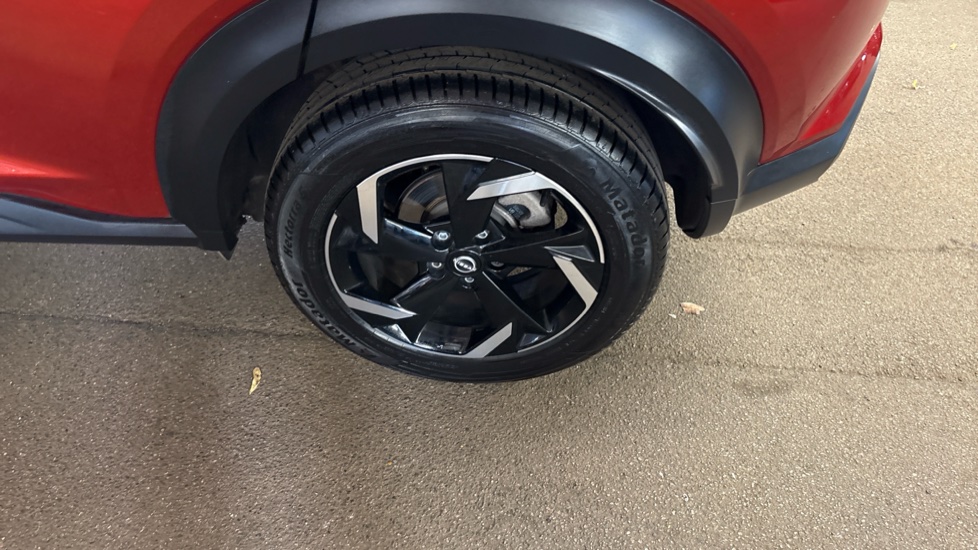 Nissan Juke 1.6 Hybrid N-Connecta 5dr Auto Hybrid Hatchback - Image 61