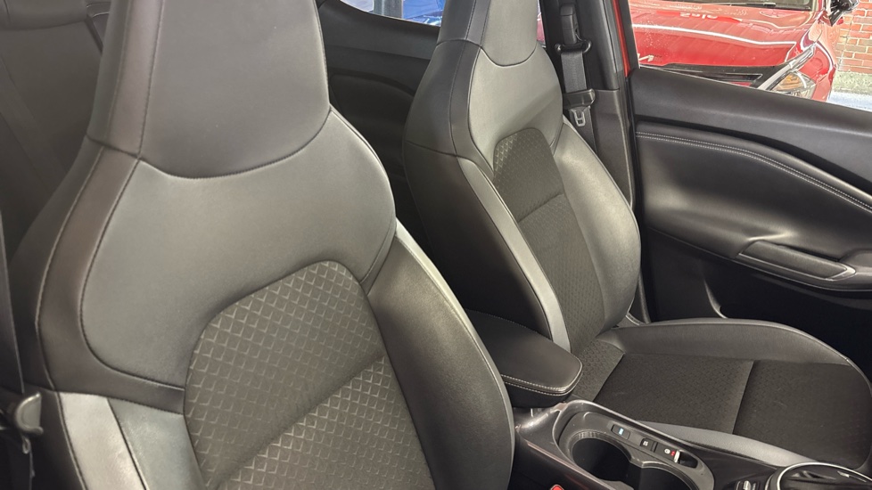 Nissan Juke 1.6 Hybrid N-Connecta 5dr Auto Hybrid Hatchback - Image 74