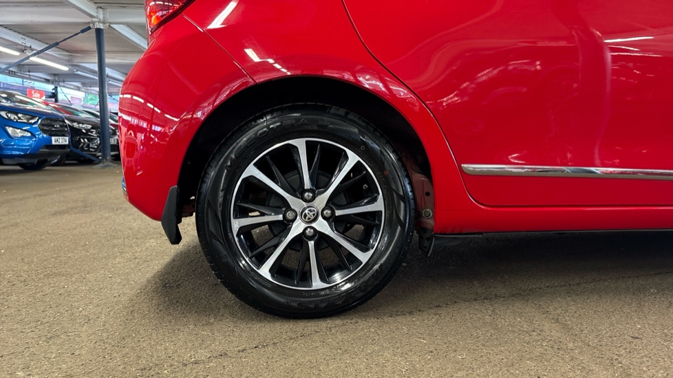 Toyota Yaris 1.5 VVT-i Icon Tech 5dr Petrol Hatchback - Image 7