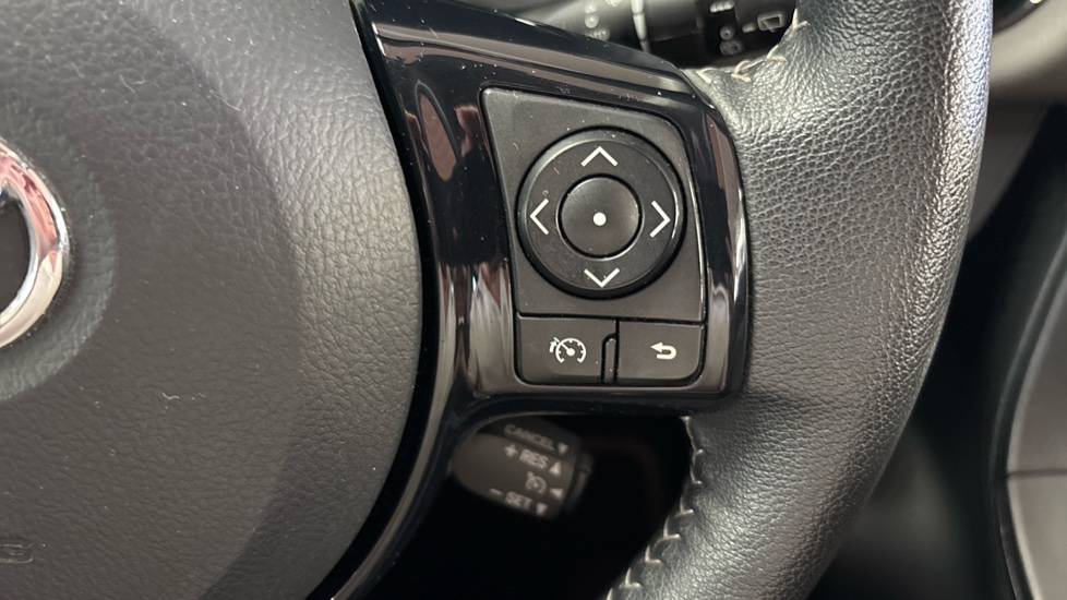 Toyota Yaris 1.5 VVT-i Icon Tech 5dr Petrol Hatchback - Image 27