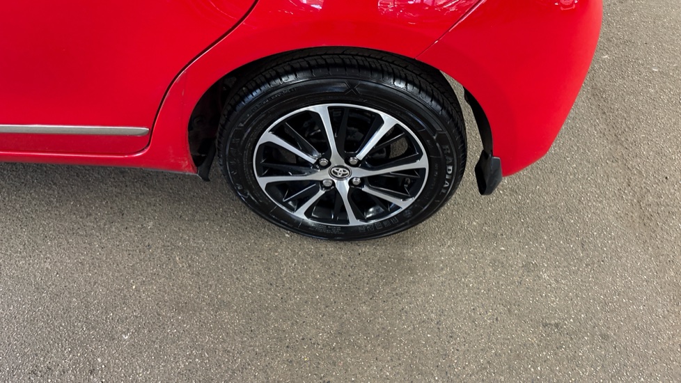 Toyota Yaris 1.5 VVT-i Icon Tech 5dr Petrol Hatchback - Image 55