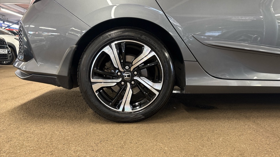 Honda Civic 1.5 VTEC Turbo Prestige 5dr CVT Petrol Hatchback - Image 7