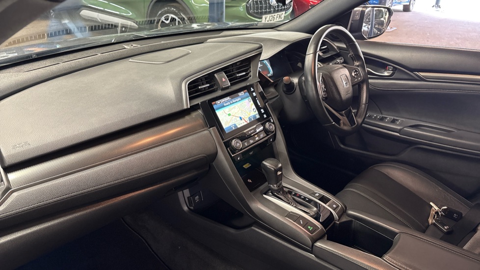 Honda Civic 1.5 VTEC Turbo Prestige 5dr CVT Petrol Hatchback - Image 9