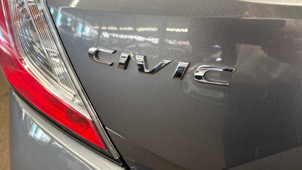 Honda Civic 1.5 VTEC Turbo Prestige 5dr CVT Petrol Hatchback - Image 50