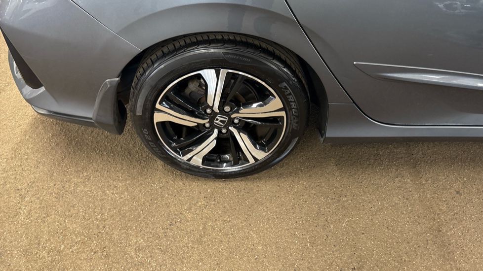 Honda Civic 1.5 VTEC Turbo Prestige 5dr CVT Petrol Hatchback - Image 59