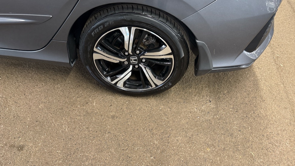 Honda Civic 1.5 VTEC Turbo Prestige 5dr CVT Petrol Hatchback - Image 60