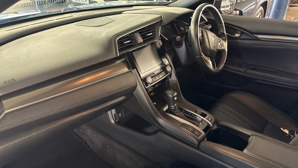 Honda Civic 1.5 VTEC Turbo Prestige 5dr CVT Petrol Hatchback - Image 69