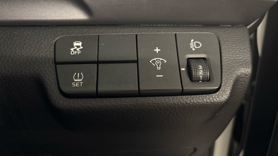 Kia Stonic 1.0T GDi Maxx 5dr Auto Petrol Estate - Image 25