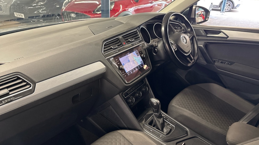 Volkswagen Tiguan 2.0 TDi 150 SE Nav 5dr DSG Diesel Estate - Image 9