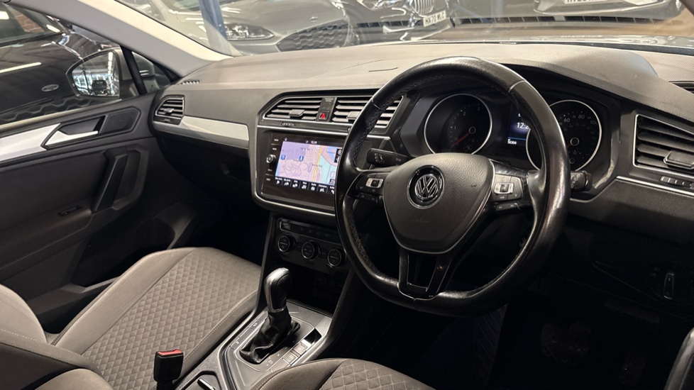 Volkswagen Tiguan 2.0 TDi 150 SE Nav 5dr DSG Diesel Estate - Image 11