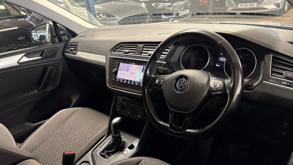 Volkswagen Tiguan 2.0 TDi 150 SE Nav 5dr DSG Diesel Estate - Image 14