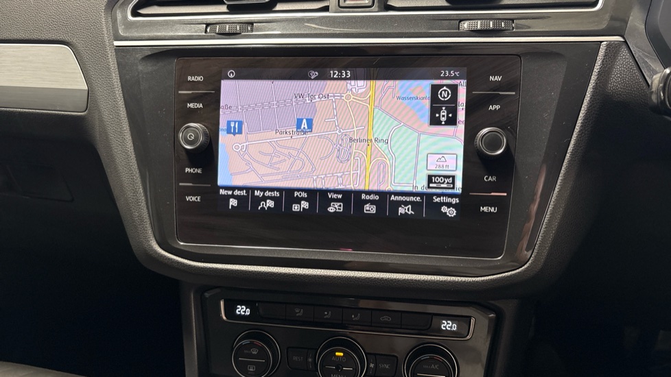 Volkswagen Tiguan 2.0 TDi 150 SE Nav 5dr DSG Diesel Estate - Image 34