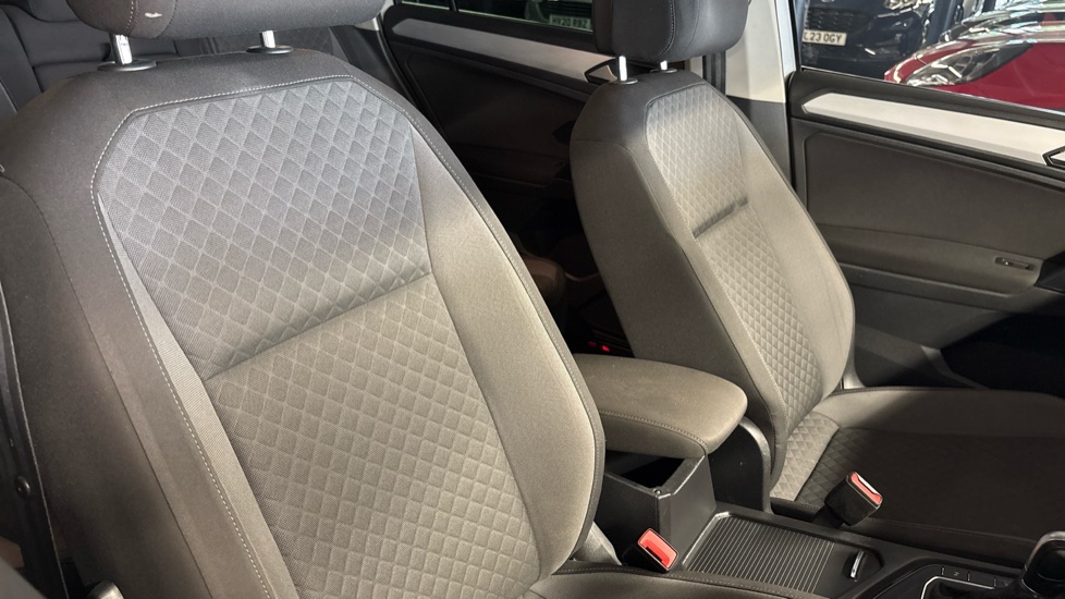 Volkswagen Tiguan 2.0 TDi 150 SE Nav 5dr DSG Diesel Estate - Image 68