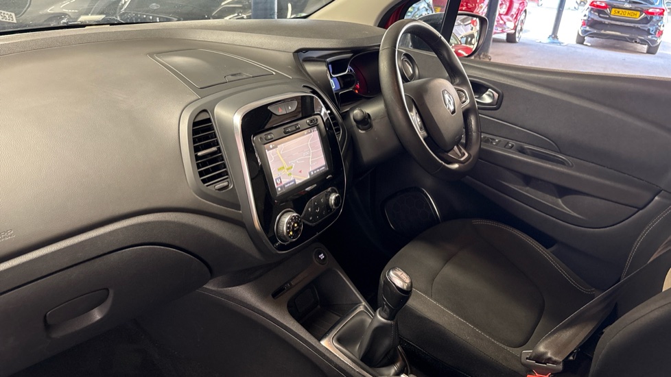Renault Captur 0.9 TCE 90 Iconic 5dr Petrol Hatchback - Image 9