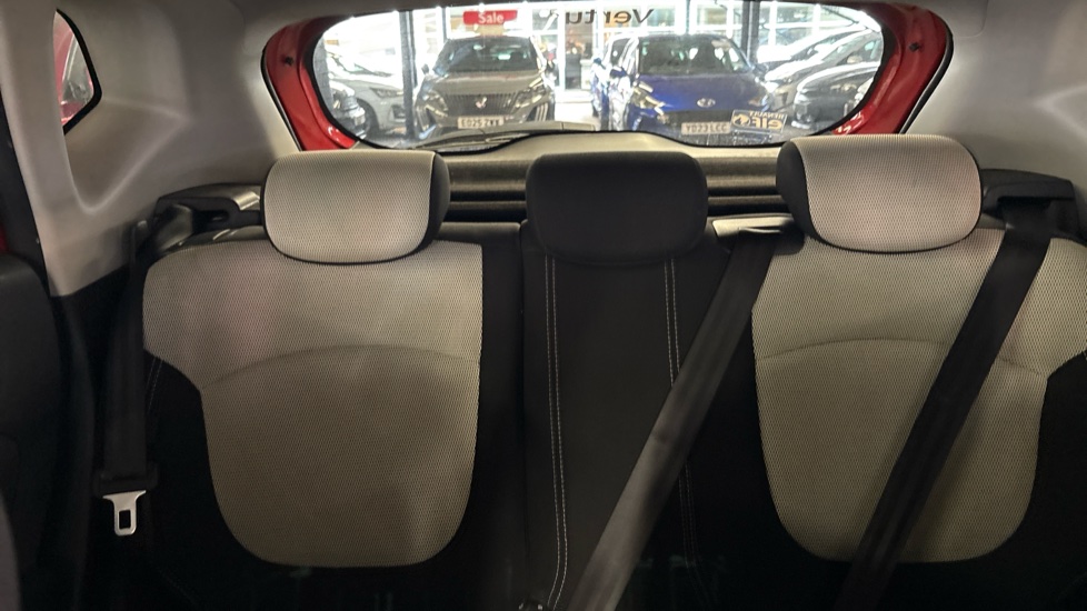 Renault Captur 0.9 TCE 90 Iconic 5dr Petrol Hatchback - Image 15