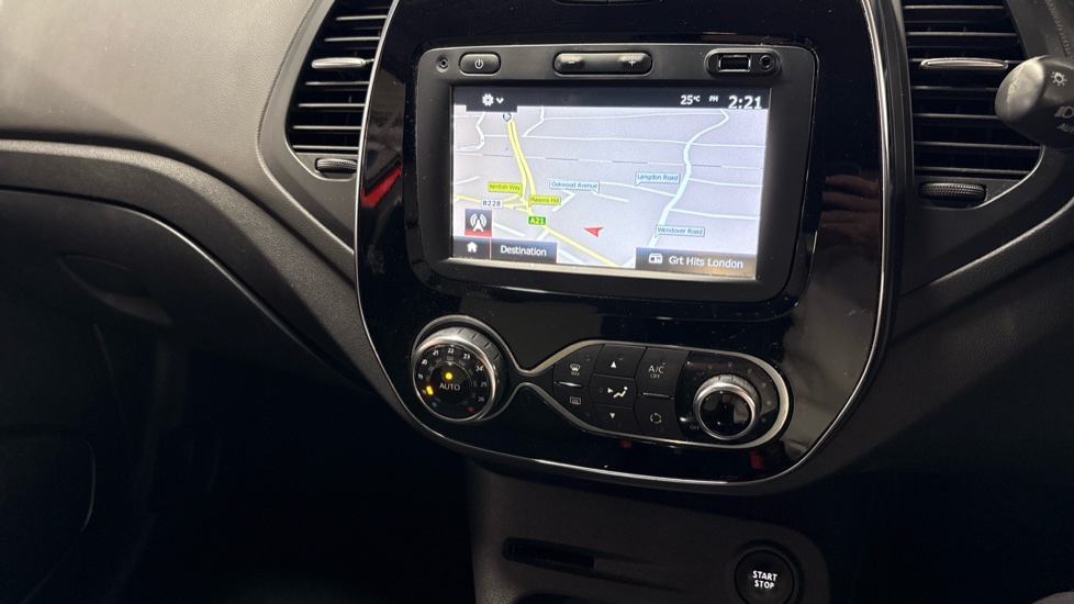 Renault Captur 0.9 TCE 90 Iconic 5dr Petrol Hatchback - Image 33