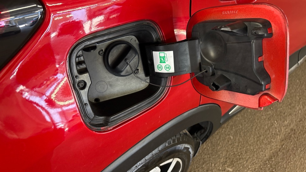 Renault Captur 0.9 TCE 90 Iconic 5dr Petrol Hatchback - Image 45