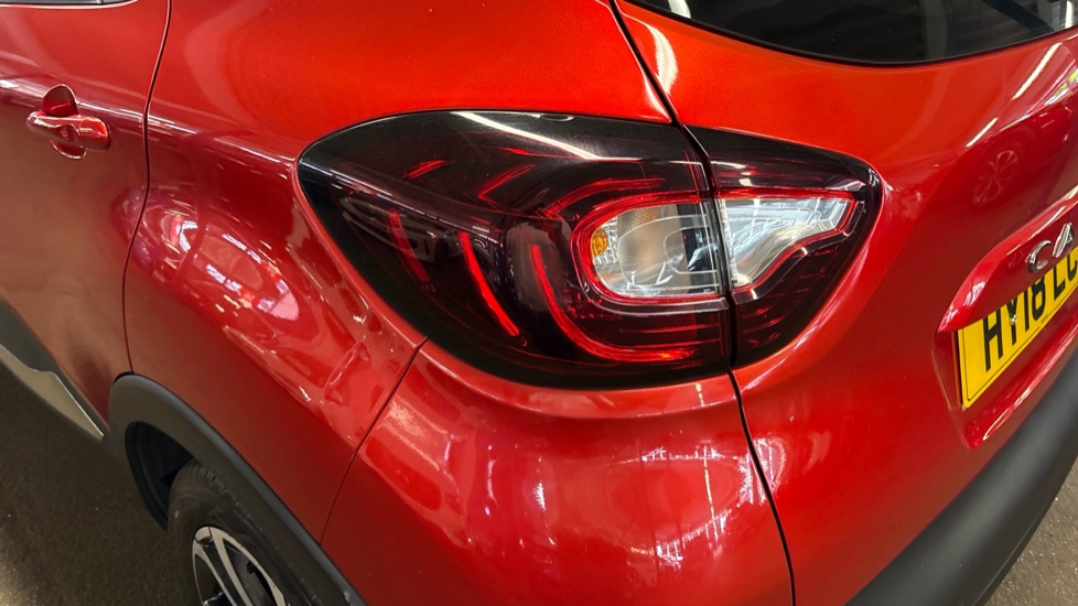 Renault Captur 0.9 TCE 90 Iconic 5dr Petrol Hatchback - Image 48