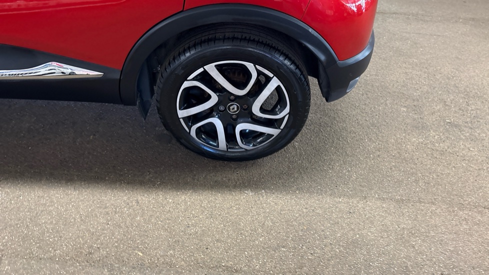 Renault Captur 0.9 TCE 90 Iconic 5dr Petrol Hatchback - Image 53