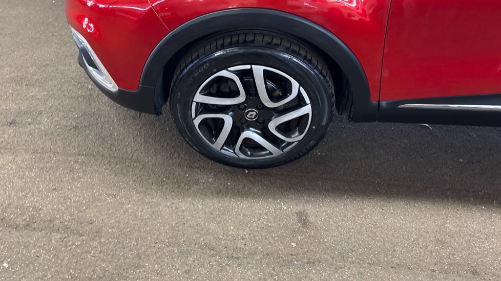 Renault Captur 0.9 TCE 90 Iconic 5dr Petrol Hatchback - Image 54
