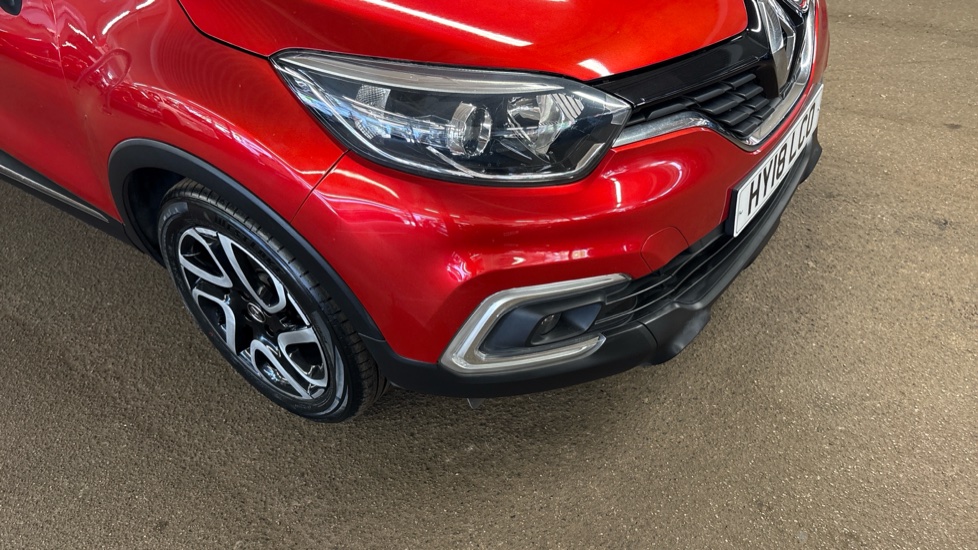Renault Captur 0.9 TCE 90 Iconic 5dr Petrol Hatchback - Image 65