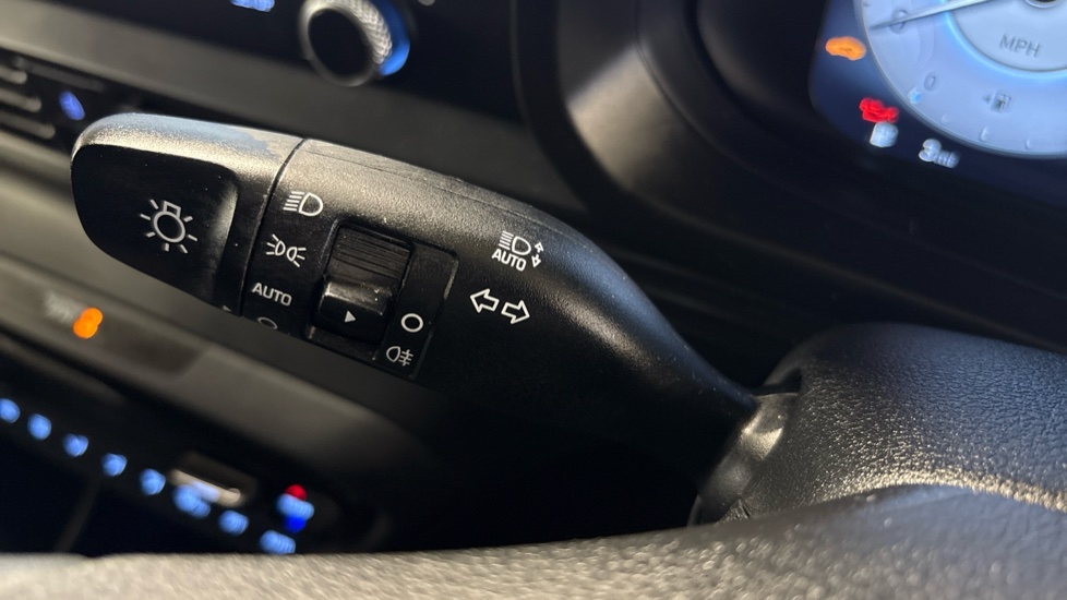 Hyundai i20 1.0T GDi Premium 5dr Petrol Hatchback - Image 31