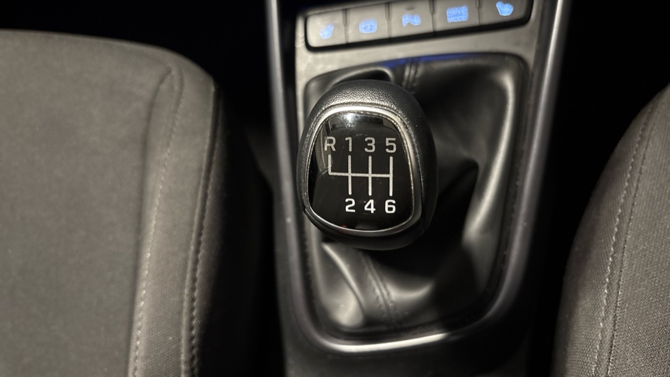 Hyundai i20 1.0T GDi Premium 5dr Petrol Hatchback - Image 37