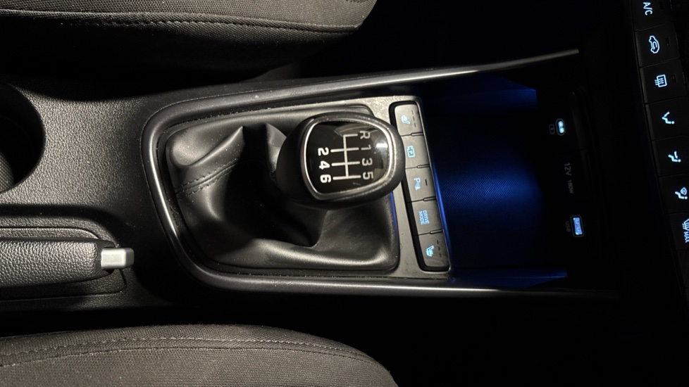 Hyundai i20 1.0T GDi Premium 5dr Petrol Hatchback - Image 38