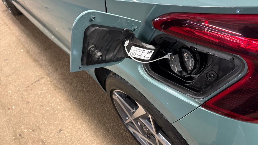 Hyundai i20 1.0T GDi Premium 5dr Petrol Hatchback - Image 44