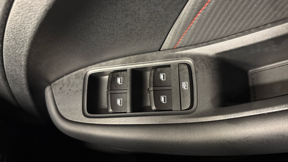 MG ZS 1.5 VTi-TECH Exclusive 5dr Petrol Hatchback - Image 22
