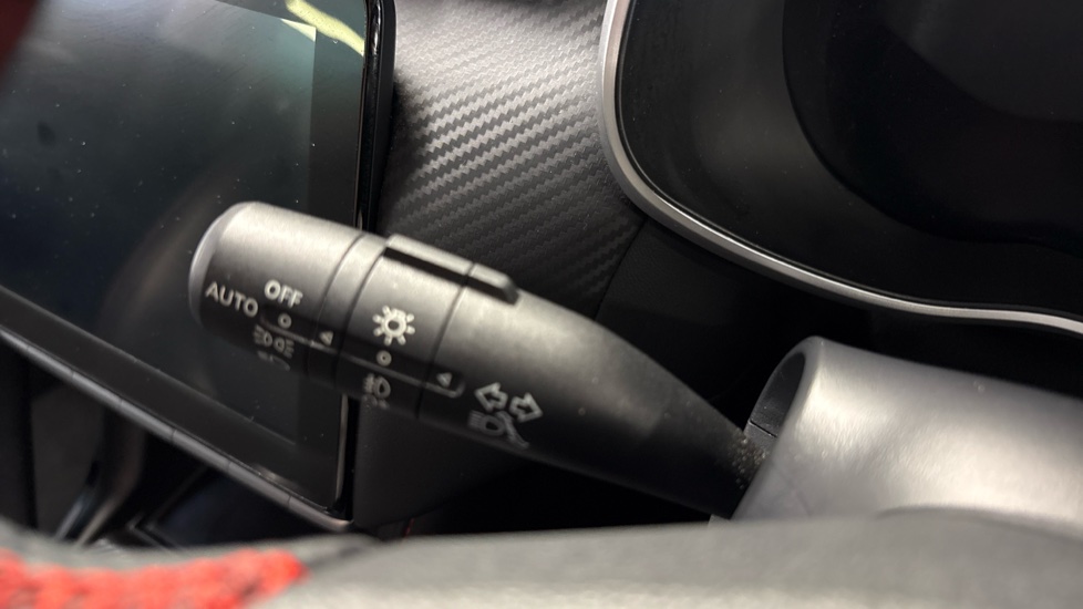 MG ZS 1.5 VTi-TECH Exclusive 5dr Petrol Hatchback - Image 31