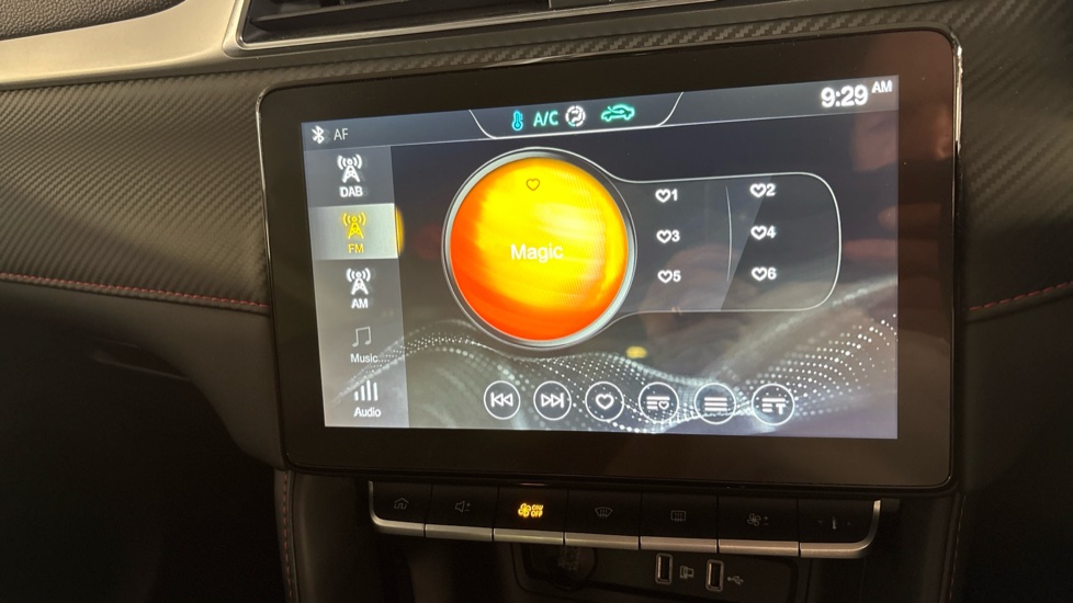 MG ZS 1.5 VTi-TECH Exclusive 5dr Petrol Hatchback - Image 34