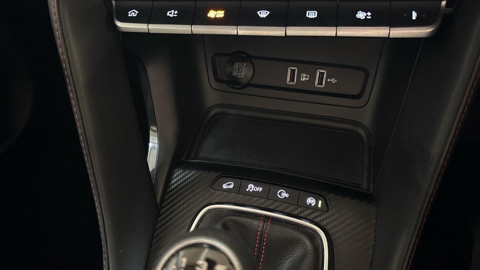 MG ZS 1.5 VTi-TECH Exclusive 5dr Petrol Hatchback - Image 36