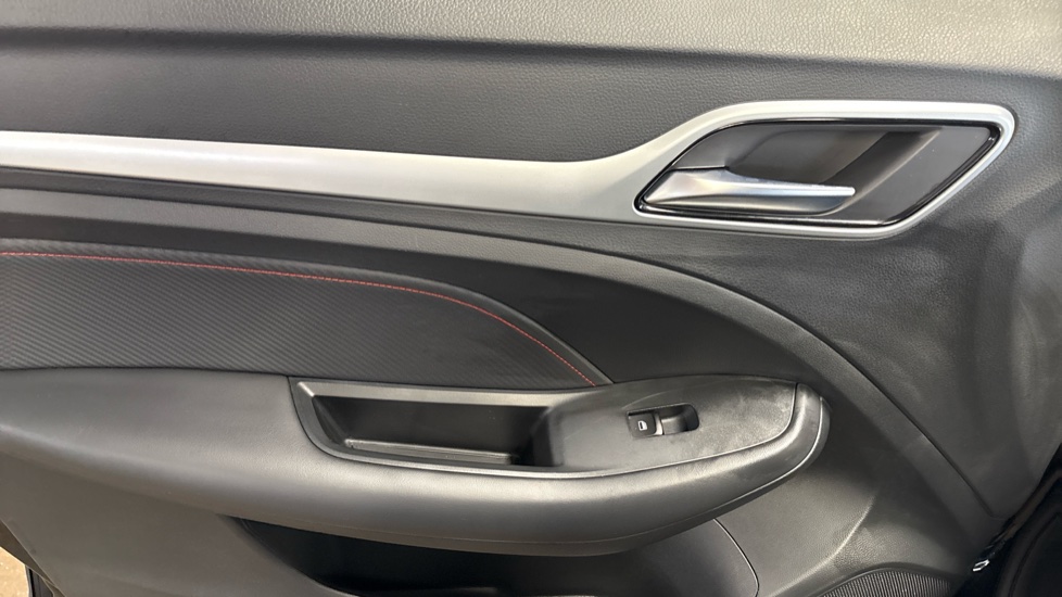 MG ZS 1.5 VTi-TECH Exclusive 5dr Petrol Hatchback - Image 62