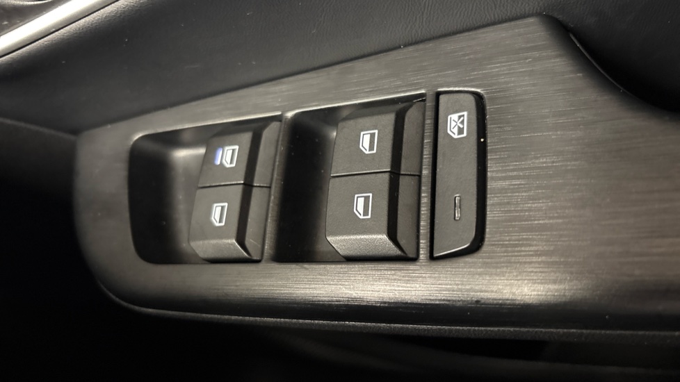MG ZS 1.5 Hybrid+ Trophy 5dr Auto Hybrid Hatchback - Image 23